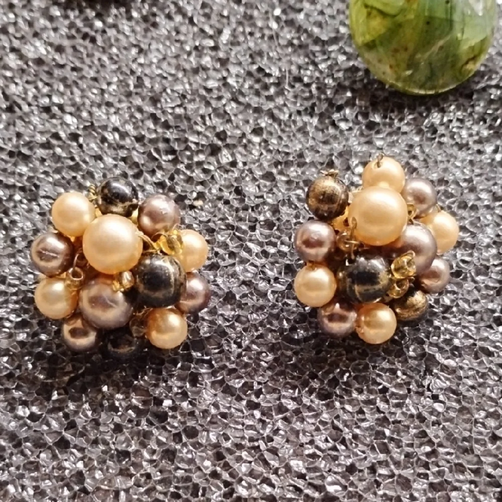 Vintage Clip-On Earrings Set in Green and Brown‎